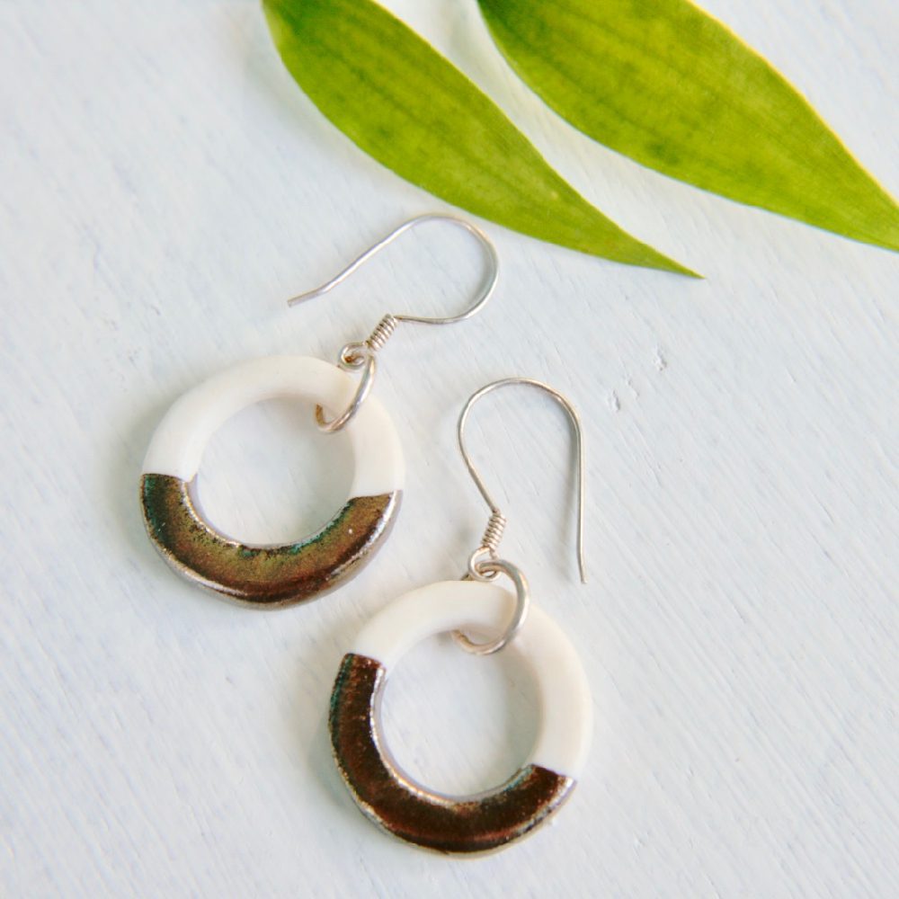 Hoop earrings - white & silver